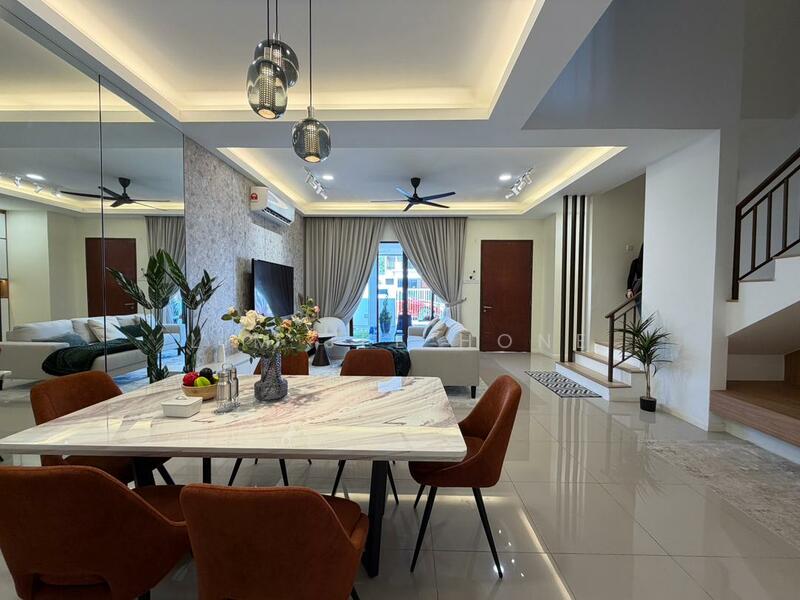 Rumah Teres 2-Tingkat untuk Dijual di Puncak Alam (Selangor) - Lim Jee Hone - Living Room - PropertyGuru.com.my