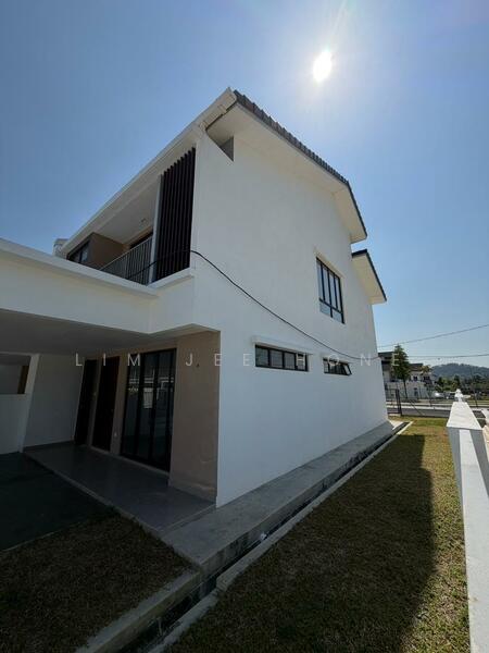 Rumah Teres 2-Tingkat untuk Dijual di Puncak Alam (Selangor) - Lim Jee Hone - Exterior - PropertyGuru.com.my