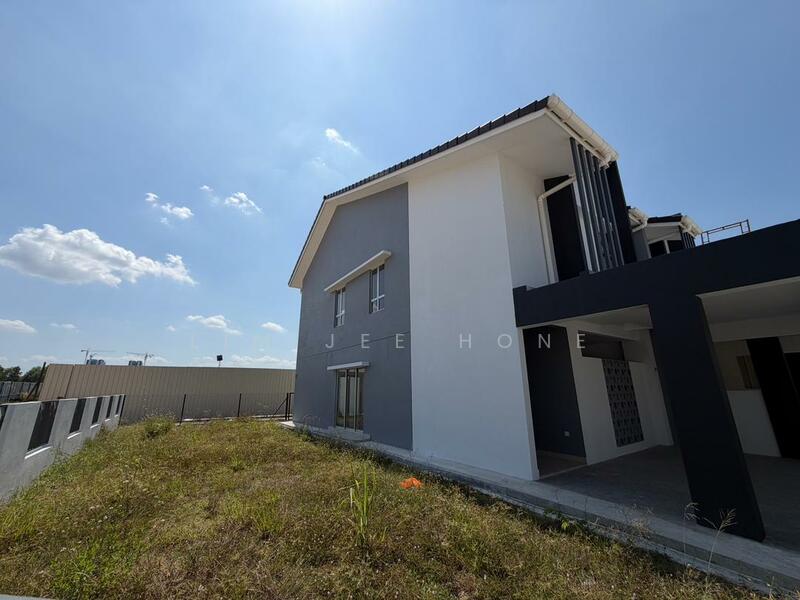 Rumah Teres 2-Tingkat untuk Dijual di Puncak Alam (Selangor) - Lim Jee Hone - Exterior - PropertyGuru.com.my