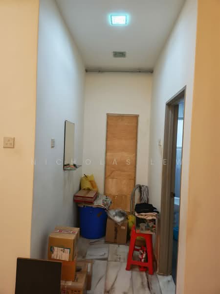 Townhouse for Sale in Seri Kembangan (Selangor) - Nicholas Lew - Corridor - PropertyGuru.com.my
