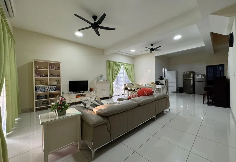 Terraced House for Sale in Temasya Glenmarie (Glenmarie) - Darren Ng - Living Room - PropertyGuru.com.my
