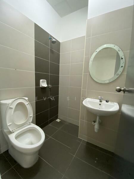 Rumah Teres 2 Tingkat untuk Dijual di Johor Bahru (Johor) - Eva Siow - Bathroom - PropertyGuru.com.my