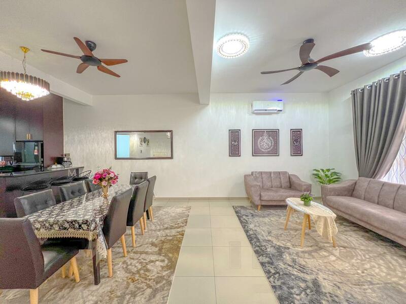 Serimba Terrace @ Bandar Bukit Mahkota untuk Untuk Dijual - RM 750,000, Mac 2026 - Living Room - PropertyGuru.com.my
