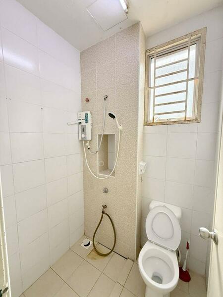 Tebrau untuk Untuk Dijual - RM 810,000, Mac 2026 - Bathroom - PropertyGuru.com.my