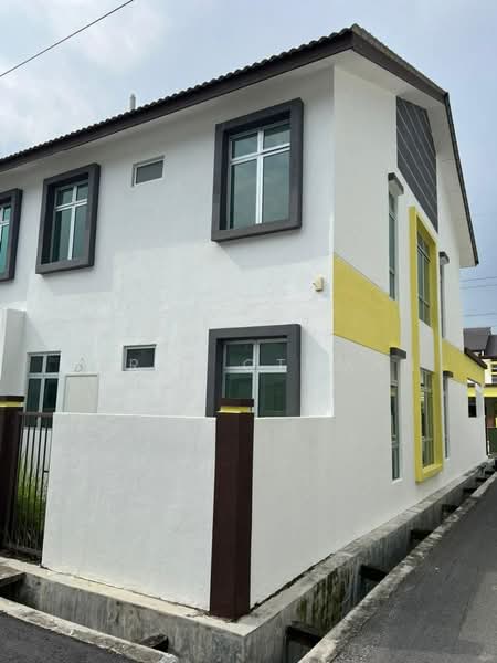 Rumah Teres 2 Tingkat untuk Dijual di Taman Bukit Senawang (Senawang) - Azrul Othman - Exterior - PropertyGuru.com.my