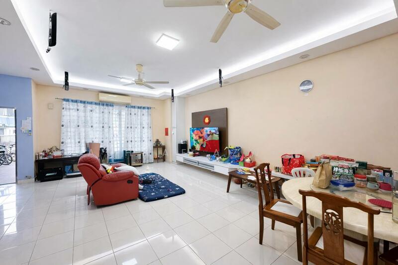 2-storey Terraced House for Sale in Taman Mutiara Indah (Puchong) - Ashraf Azwan - Living Room - PropertyGuru.com.my