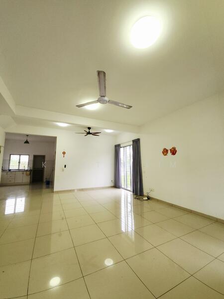 2-storey Terraced House for Rent in Bandar Rimbayu (Telok Panglima Garang) - Krystin Lim - Living Room - PropertyGuru.com.my