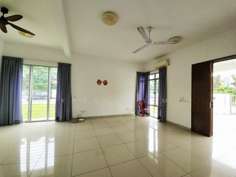 2-storey Terraced House for Rent in Bandar Rimbayu (Telok Panglima Garang) - Krystin Lim - Living Room - PropertyGuru.com.my
