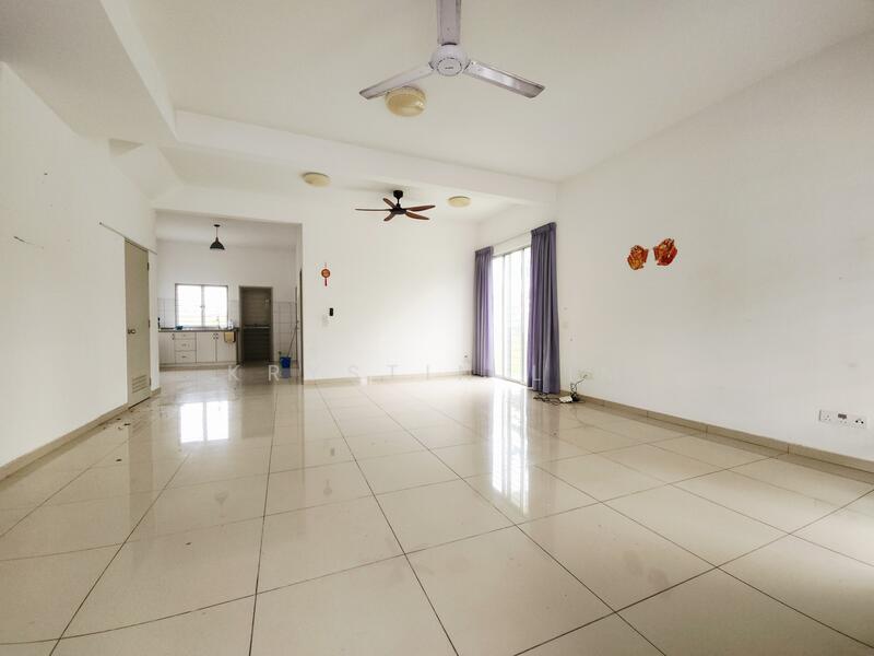 2-storey Terraced House for Rent in Bandar Rimbayu (Telok Panglima Garang) - Krystin Lim - Living Room - PropertyGuru.com.my
