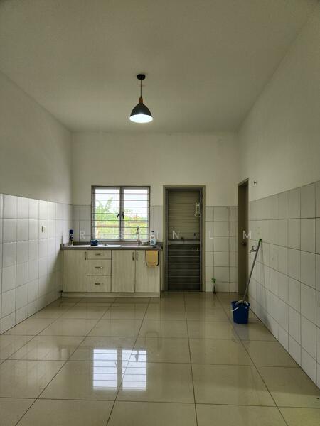 2-storey Terraced House for Rent in Bandar Rimbayu (Telok Panglima Garang) - Krystin Lim - Kitchen - PropertyGuru.com.my