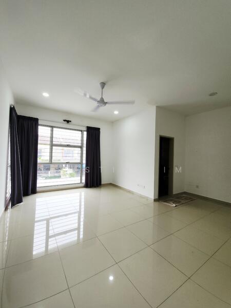 2-storey Terraced House for Rent in Bandar Rimbayu (Telok Panglima Garang) - Krystin Lim - Master Room - PropertyGuru.com.my