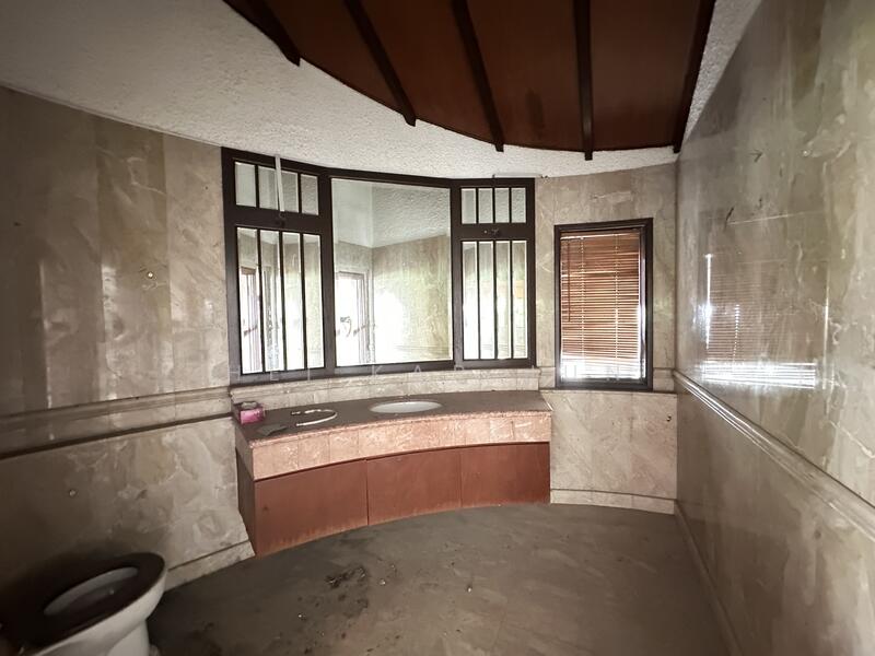 Rumah Banglo untuk Dijual di Damansara Heights (Kuala Lumpur) - Hei Kar Jun - Bathroom - PropertyGuru.com.my