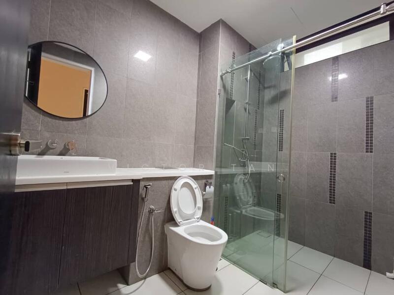 Servis Apartment untuk Disewa di Setia Sky 88 - Victor Tan - Bathroom - PropertyGuru.com.my