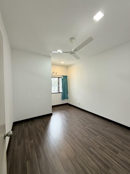 First Floor right room