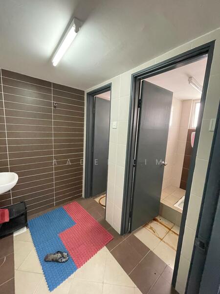 Office for Rent in Bandar Putra Permai (Seri Kembangan) - Aaden Lim - Bathroom - PropertyGuru.com.my