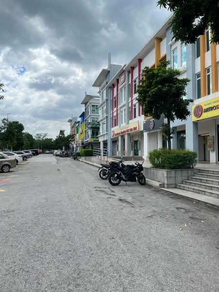 Office for Rent in Bandar Putra Permai (Seri Kembangan) - Aaden Lim - Exterior - PropertyGuru.com.my