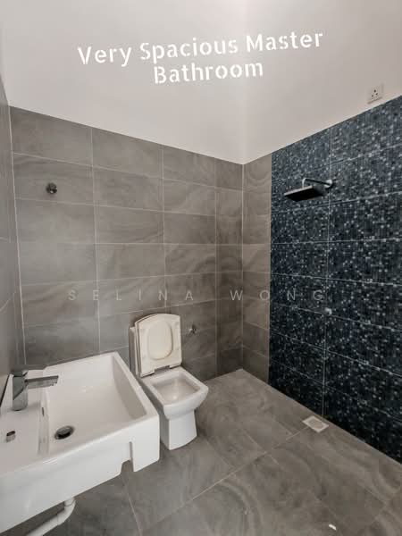 3-storey Terraced House for Sale in Ipoh (Perak) - Selina Wong - Bathroom - PropertyGuru.com.my