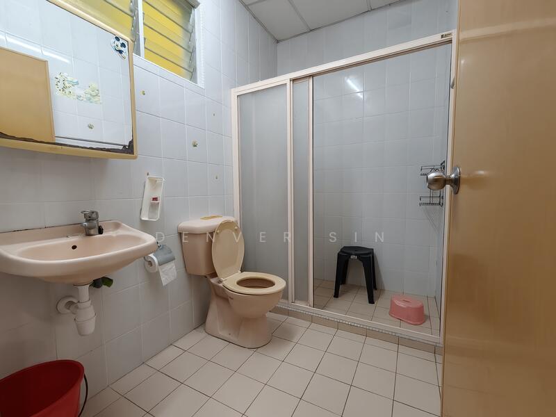Rumah Teres 2 Tingkat untuk Dijual di Taman Desa Aman (Cheras) - Denver Sin - Bathroom - PropertyGuru.com.my