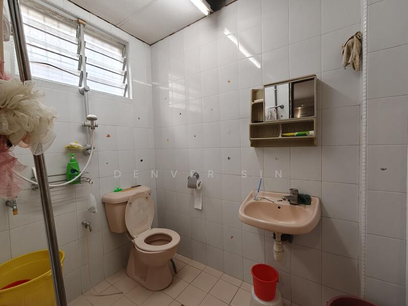 Rumah Teres 2 Tingkat untuk Dijual di Taman Desa Aman (Cheras) - Denver Sin - Bathroom - PropertyGuru.com.my