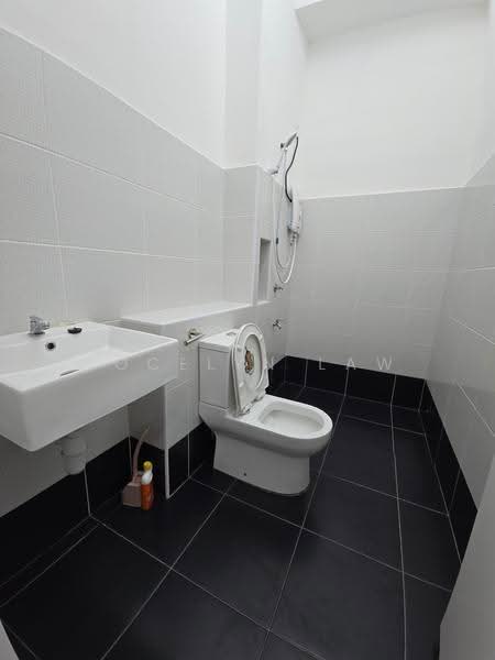 Terraced House for Sale in Kota Masai (Pasir Gudang) - Jocelyn Law - Bathroom - PropertyGuru.com.my