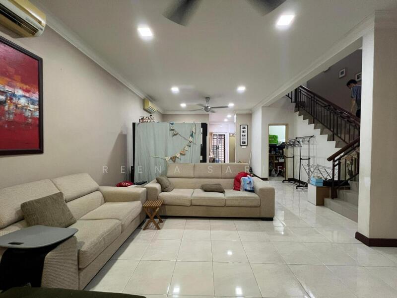 Superlink Double Storey Greenlane Bukit Jelutong untuk Untuk Dijual - RM 750,000, Apr 2026 - Living Room - PropertyGuru.com.my