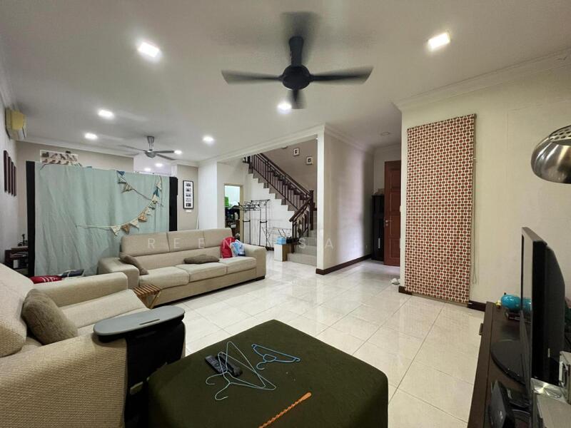 Superlink Double Storey Greenlane Bukit Jelutong untuk Untuk Dijual - RM 750,000, Apr 2026 - Living Room - PropertyGuru.com.my