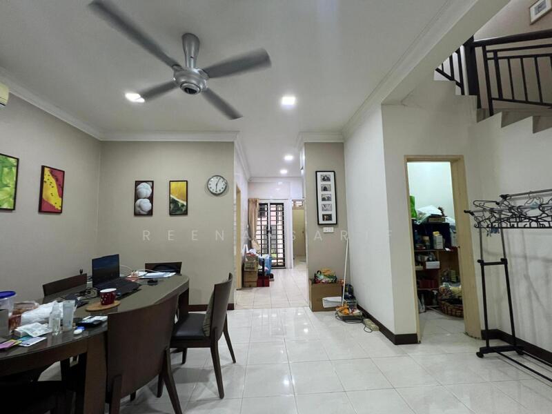 Superlink Double Storey Greenlane Bukit Jelutong untuk Untuk Dijual - RM 750,000, Apr 2026 - Living Room - PropertyGuru.com.my