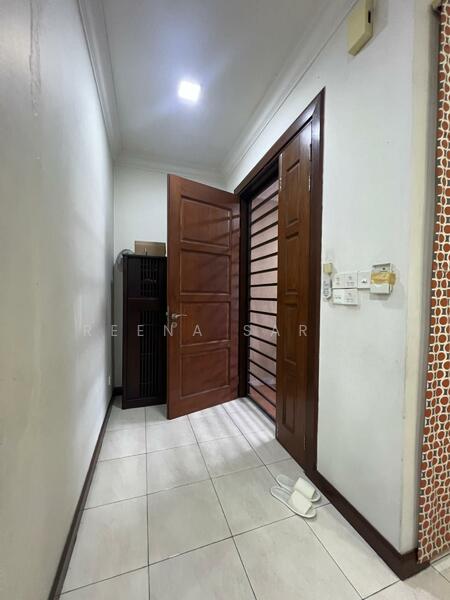 Superlink Double Storey Greenlane Bukit Jelutong untuk Untuk Dijual - RM 750,000, Apr 2026 - Entrance - PropertyGuru.com.my