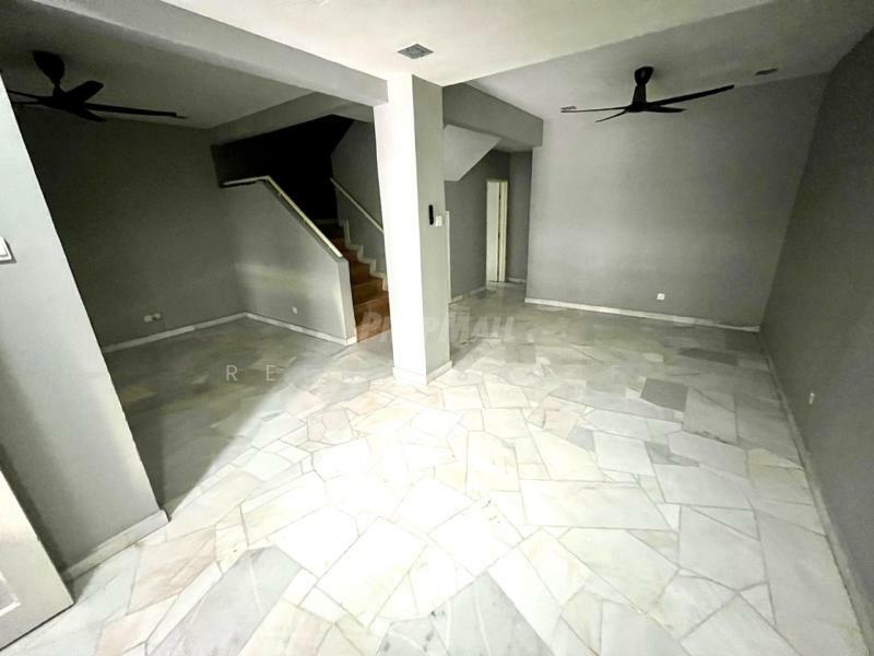 Double Storey Jalan Mimbar Bukit Jelutong untuk Untuk Dijual - RM 750,000, Apr 2026 - Living Room - PropertyGuru.com.my