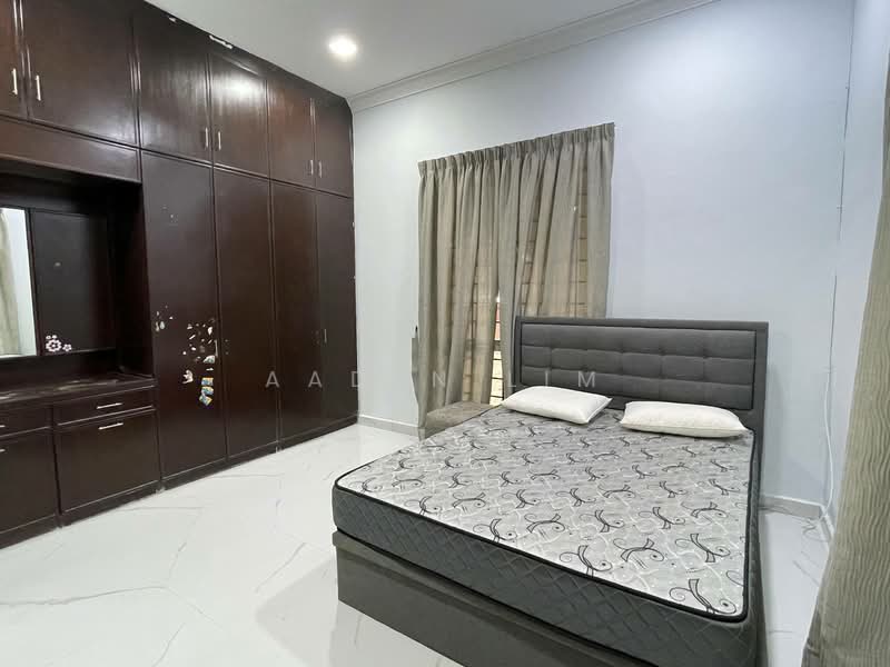 Bungalow for Rent in Orna Golf & Country Club (Bemban) - Aaden Lim - Bedroom - PropertyGuru.com.my