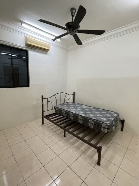 Hilltop of Taman Baiduri, Dengkil, Selangor untuk Untuk Disewa - RM 800 /bulan, Mac 2026 - Bedroom - PropertyGuru.com.my