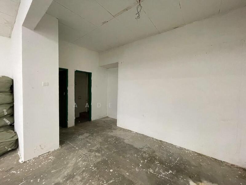 Shop / Office for Sale in Taman Lestari Perdana (Seri Kembangan) - Aaden Lim - Interior - PropertyGuru.com.my