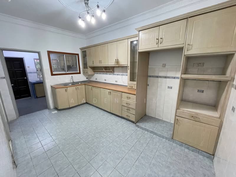 Rumah Teres 2-Tingkat untuk Dijual di Bandar Tun Hussein Onn (Cheras) - Aaden Lim - Kitchen - PropertyGuru.com.my