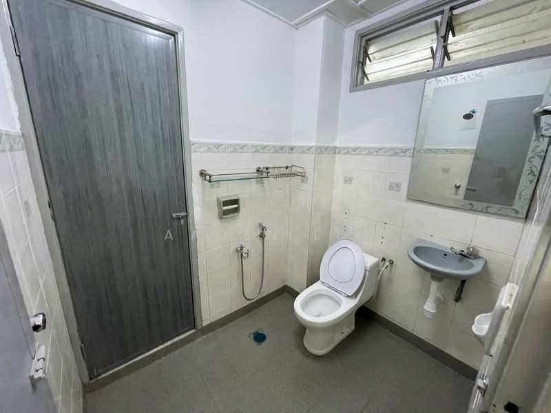 Rumah Teres 2-Tingkat untuk Dijual di Bandar Tun Hussein Onn (Cheras) - Aaden Lim - Bathroom - PropertyGuru.com.my