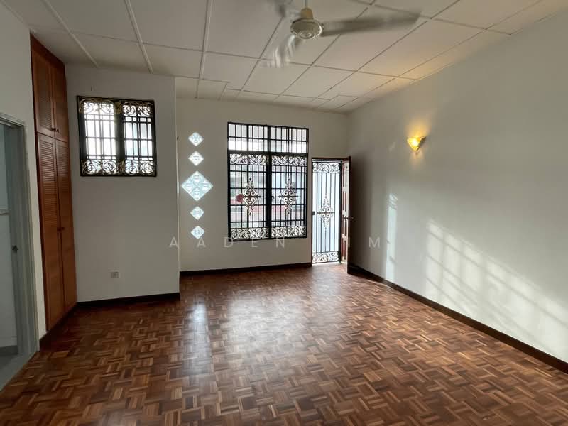 Rumah Teres 2-Tingkat untuk Dijual di Bandar Tun Hussein Onn (Cheras) - Aaden Lim - Living Room - PropertyGuru.com.my