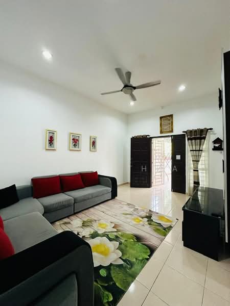 Rumah Teres 1 Tingkat untuk Dijual di Taman Mutiara Galla (Seremban) - Azrul Othman - Living Room - PropertyGuru.com.my