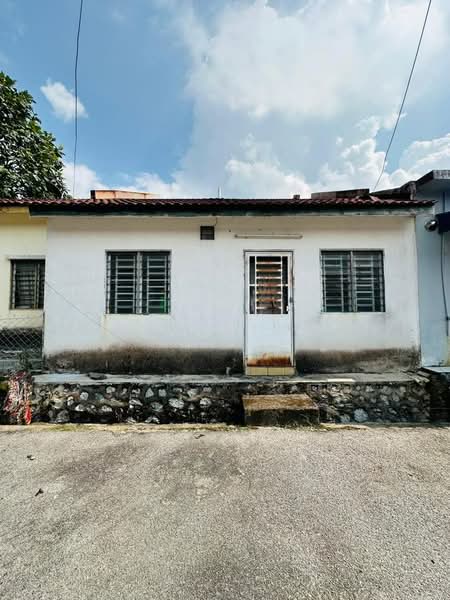 Rumah Teres 1 Tingkat untuk Dijual di Taman Mutiara Galla (Seremban) - Azrul Othman - Exterior - PropertyGuru.com.my
