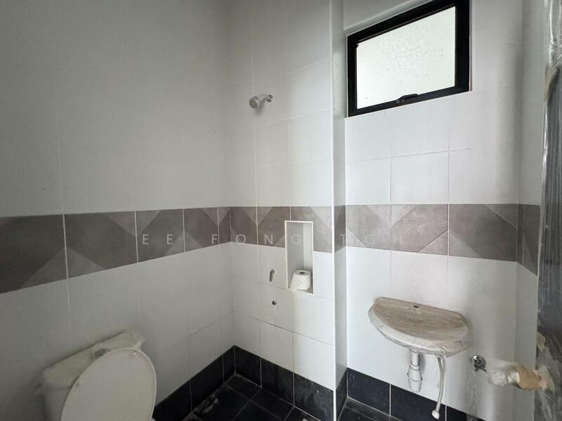 2-storey Terraced House for Sale in Taman Austin Duta (Tebrau) - Ee Fong Toh - Bathroom - PropertyGuru.com.my