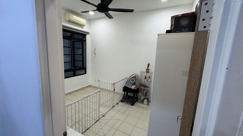 Ulitilies / Guest Room