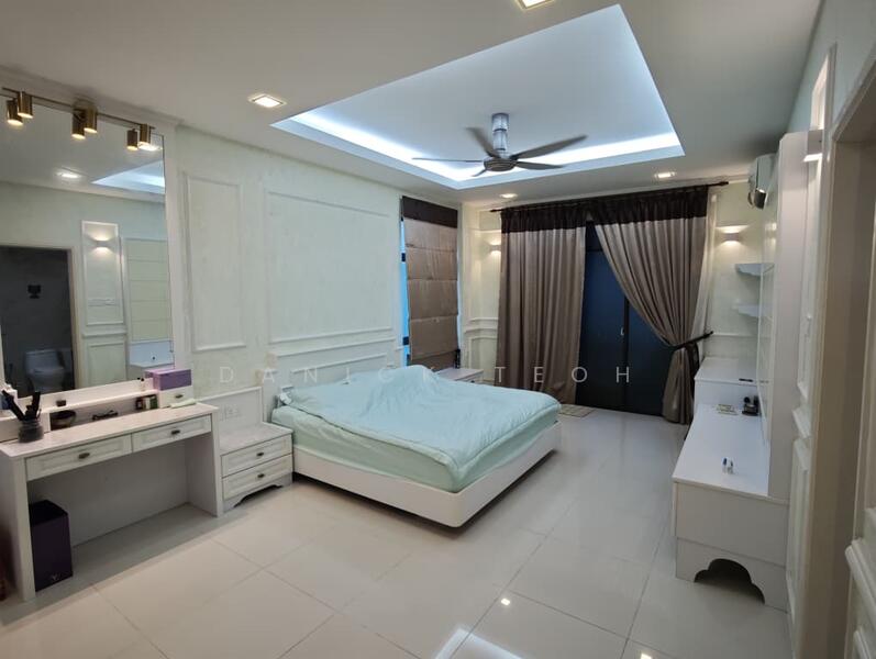 For Rent - Moonlight Bay