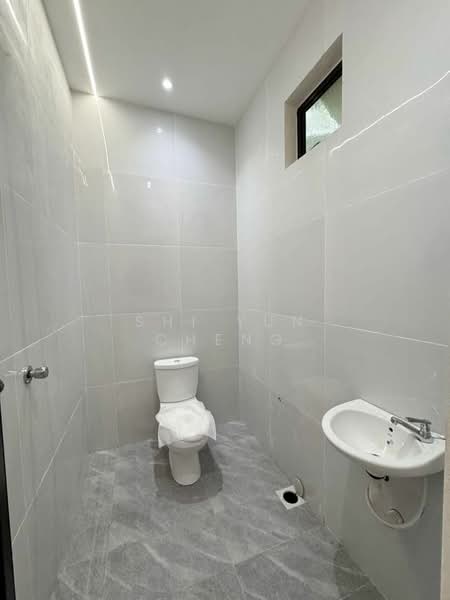 1-storey Terraced House for Sale in Taman Johor Jaya (Johor Bahru) - Shi Yun Cheng - Bathroom - PropertyGuru.com.my