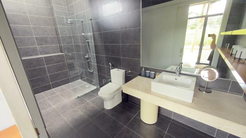 Bungalow for Sale in Leisure Farm (Gelang Patah) - JP Lee - Bathroom - PropertyGuru.com.my