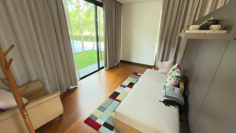 Rumah Banglo untuk Dijual di Leisure Farm (Gelang Patah) - JP Lee - Bedroom - PropertyGuru.com.my