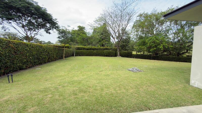 Rumah Banglo untuk Dijual di Leisure Farm (Gelang Patah) - JP Lee - Garden - PropertyGuru.com.my