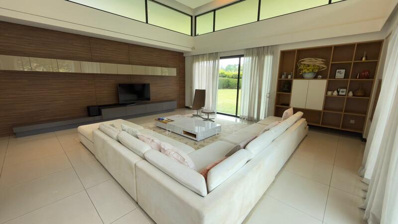 Rumah Banglo untuk Dijual di Leisure Farm (Gelang Patah) - JP Lee - Living Room - PropertyGuru.com.my