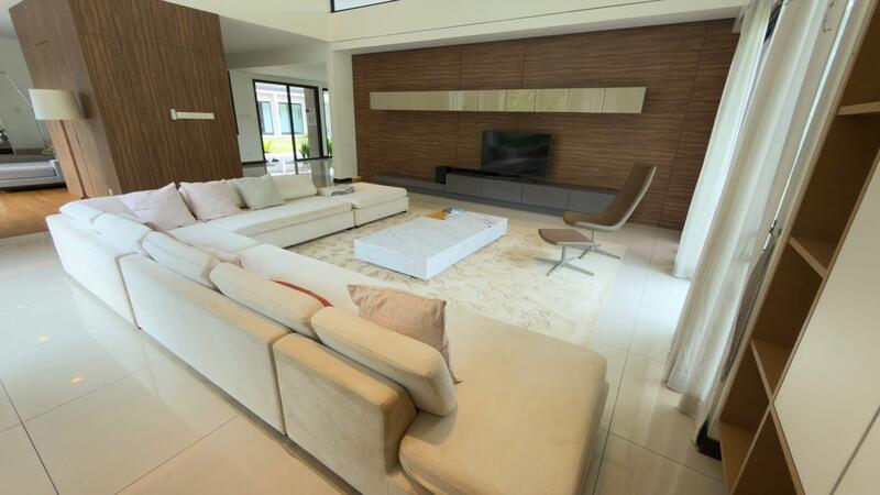 Rumah Banglo untuk Dijual di Leisure Farm (Gelang Patah) - JP Lee - Living Room - PropertyGuru.com.my