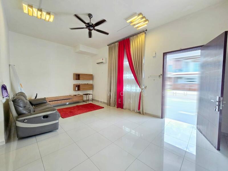 Cluster House for Sale in Bandar Seri Alam (Masai) - Sharon Wong Shu Shien - Living Room - PropertyGuru.com.my