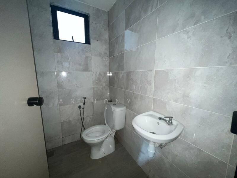 Shop / Office for Rent in Cyber 9 (Cyberjaya) - Anthony Lim - Bathroom - PropertyGuru.com.my