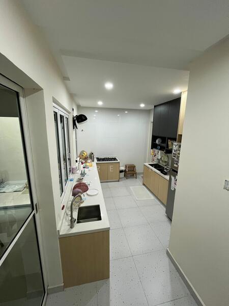 Rumah Teres untuk Dijual di Temasya Glenmarie (Glenmarie) - Darren Ng - Kitchen - PropertyGuru.com.my