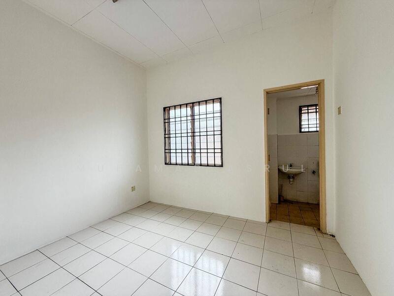 2-storey Terraced House for Sale in Taman Tasik Puchong (Puchong) - Muhamad Asrul - Bedroom - PropertyGuru.com.my